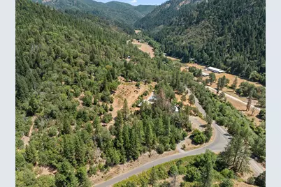 18505 E Evans Creek Road, Rogue River, OR 97537 - Photo 36