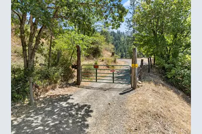 18505 E Evans Creek Road, Rogue River, OR 97537 - Photo 8