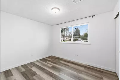 1687 Lillian Street, Medford, OR 97501 - Photo 14