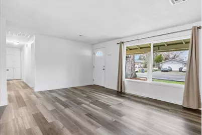 1687 Lillian Street, Medford, OR 97501 - Photo 4