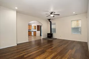 1634 NW F St, Grants Pass, OR 97526 - Photo 6