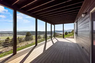 7306 Hanks Marsh Vis, Klamath Falls, OR 97601 - Photo 12