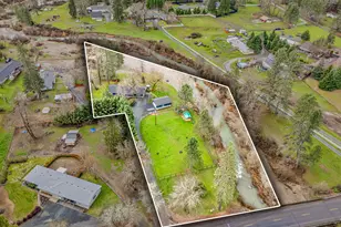 149 Queens Branch Rd, Rogue River, OR 97537 - Photo 4