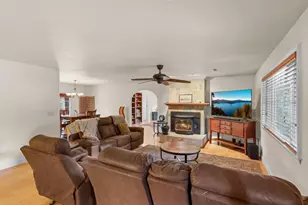 149 Queens Branch Rd, Rogue River, OR 97537 - Photo 6