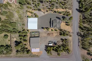 16932 Upland Rd, Bend, OR 97707 - Photo 38