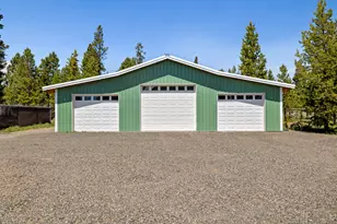 16932 Upland Rd, Bend, OR 97707 - Photo 4