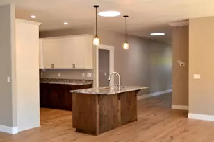 2181 SE Wyndham Way, Grants Pass, OR 97527 - Photo 6