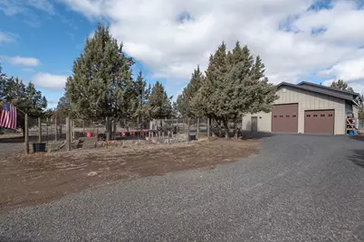 10001 Geneva View Road, Terrebonne, OR 97760 - Photo 2