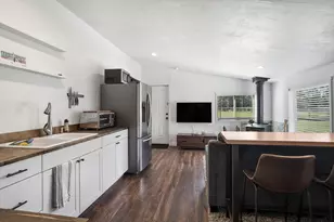 64950 Glacier View Dr, Bend, OR 97703 - Photo 56