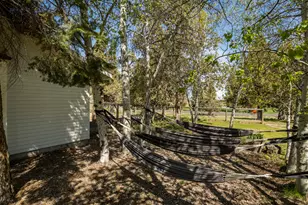 64950 Glacier View Dr, Bend, OR 97703 - Photo 46