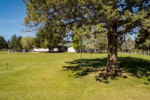 64950 Glacier View Dr, Bend, OR 97703 - Photo 44