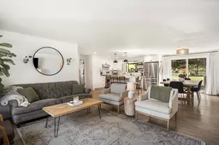 64950 Glacier View Dr, Bend, OR 97703 - Photo 10