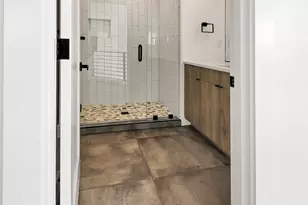 2580 N W Awbrey Point Cir, Bend, OR 97703 - Photo 36