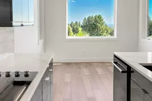 2580 N W Awbrey Point Cir, Bend, OR 97703 - Photo 12