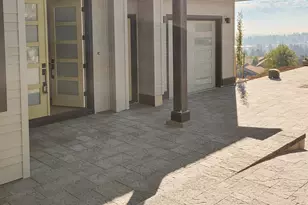 2580 N W Awbrey Point Cir, Bend, OR 97703 - Photo 2