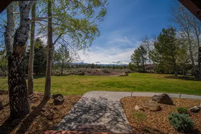 67076 Sunburst Street, Bend, OR 97703 - Photo 58