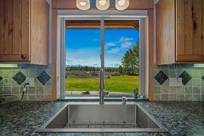 67076 Sunburst Street, Bend, OR 97703 - Photo 20