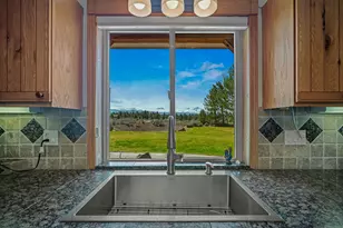 67076 Sunburst St, Bend, OR 97703 - Photo 20