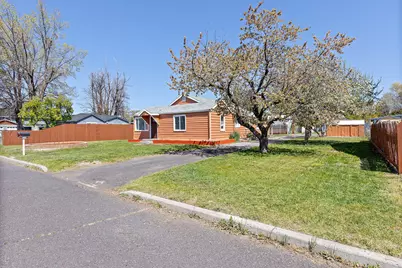 756 NW Fairmont Street, Prineville, OR 97754 - Photo 2