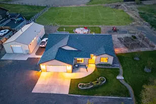 411 NW Mc Donald Rd, Prineville, OR 97754 - Photo 2