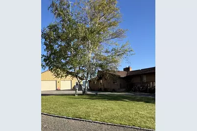 12140 Clovis Drive, Klamath Falls, OR 97603 - Photo 2