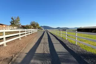 12140 Clovis Dr, Klamath Falls, OR 97603 - Photo 4