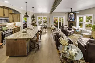 205 Oak Knoll Way, Jacksonville, OR 97530 - Photo 8