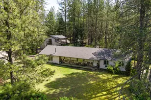 770 Pass Crk Rd, Grants Pass, OR 97526 - Photo 2