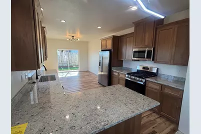 722 Dahl Place #17, Medford, OR 97501 - Photo 2