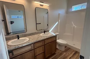 722 Dahl Pl, Medford, OR 97501 - Photo 8