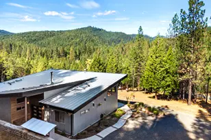 24100 E Evans Creek Rd, White City, OR 97503 - Photo 2