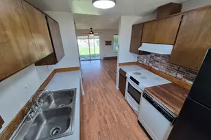 785 NW Beaver St, Prineville, OR 97754 - Photo 8