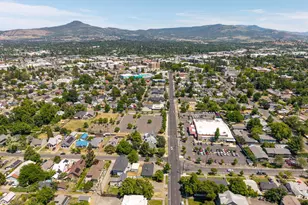1204 W Main St, Medford, OR 97501 - Photo 30