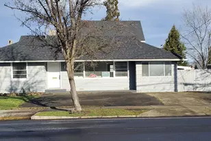 1204 W Main St, Medford, OR 97501 - Photo 2