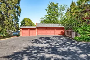 2336 Table Rock Rd, Medford, OR 97501 - Photo 4