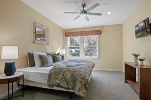 1047 NW Milton Ct, Bend, OR 97703 - Photo 18