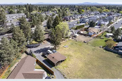 2640 NE 8th Street, Bend, OR 97701 - Photo 22