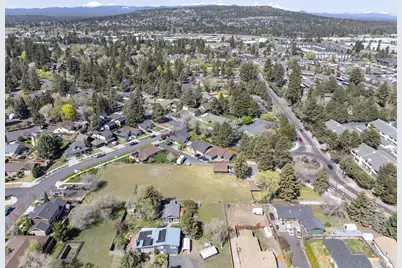 2640 NE 8th Street, Bend, OR 97701 - Photo 4
