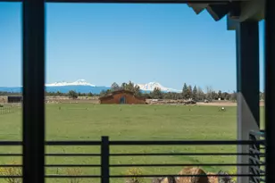 23636 Ten Barr Trl, Bend, OR 97701 - Photo 20