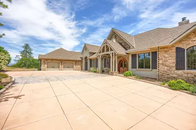 1918 Stevens Road, Eagle Point, OR 97524 - Photo 4