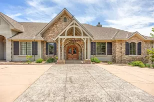 1918 Stevens Rd, Eagle Point, OR 97524 - Photo 4