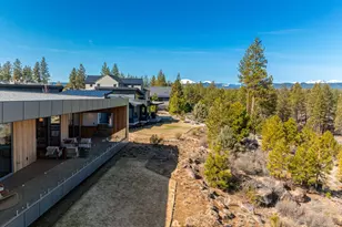 61913 Hosmer Lake Dr, Bend, OR 97702 - Photo 8