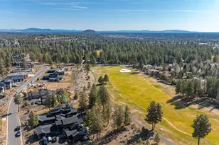 61913 Hosmer Lake Dr, Bend, OR 97702 - Photo 46