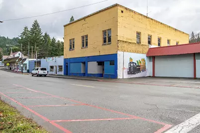 366 Pacific Avenue, Glendale, OR 97442 - Photo 2