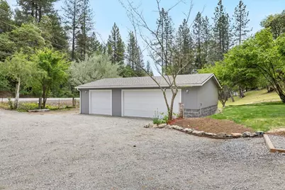 3995 E Evans Creek Road, Rogue River, OR 97537 - Photo 24