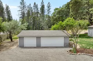 3995 E Evans Creek Rd, Rogue River, OR 97537 - Photo 26