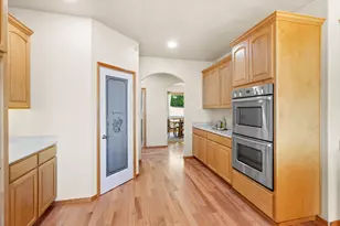 4002 Dry Creek Rd, Medford, OR 97504 - Photo 10