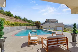 4002 Dry Creek Rd, Medford, OR 97504 - Photo 4