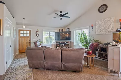 426 SE Cadet Court, Grants Pass, OR 97527 - Photo 8