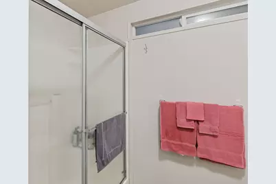 219 Kingsbury Drive, Grants Pass, OR 97526 - Photo 10